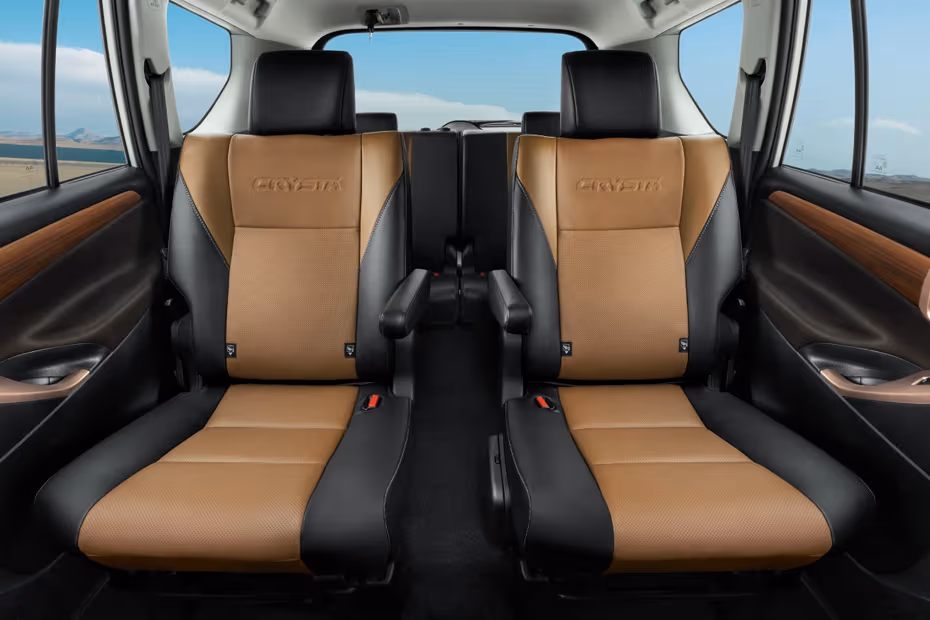 Toyota Innova Crysta thumbnail 5