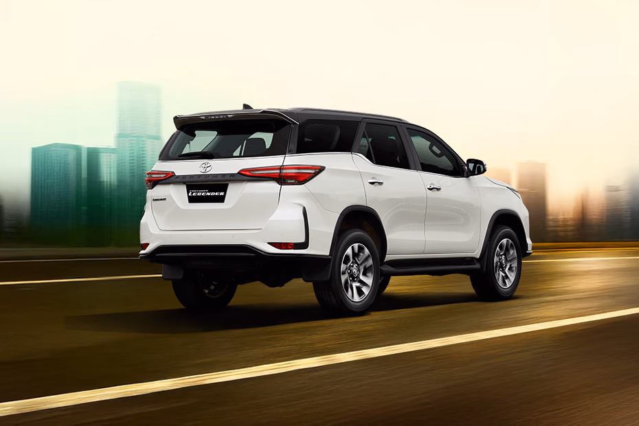 Toyota Fortuner thumbnail 2